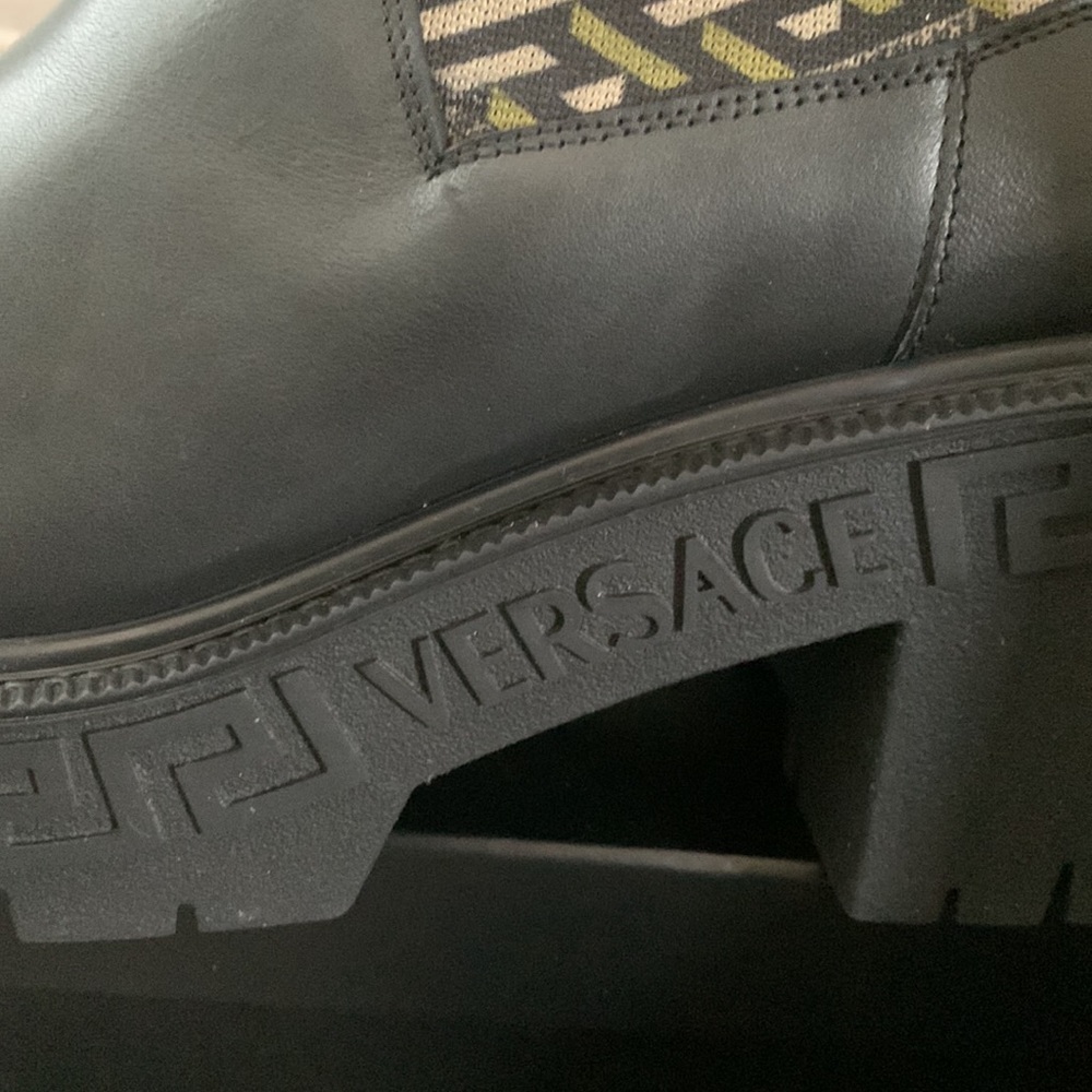 Versace Authentic Woman’s La Greca Boots 🥾 - Picture 4 of 8
